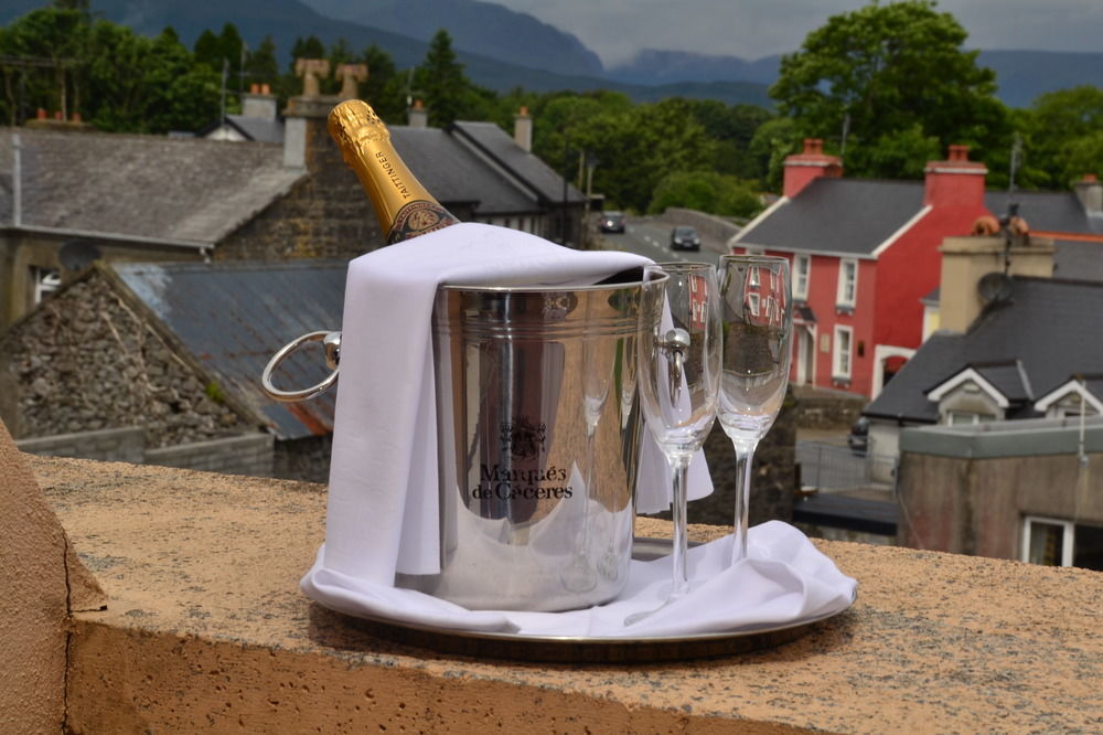 Fairhill House Hotel Clonbur Extérieur photo